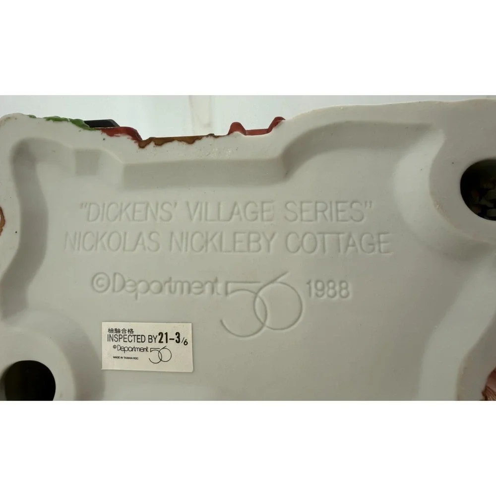 Department 56 Nicholas Nickleby Cottage Dickens Village House 1988